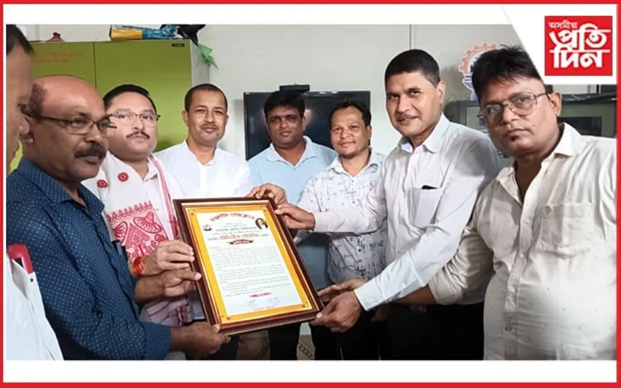 দীলিপ শইকীয়াক মঙলদৈ প্ৰেছ ক্লাবৰ সম্বৰ্ধনাঃ দুটা বিষয়ক অগ্ৰাধিকাৰ দিয়াৰ কথা প্ৰকাশ...